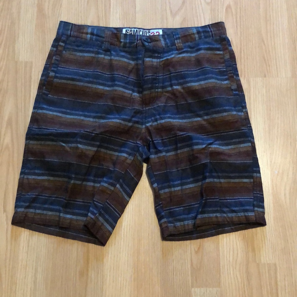 32” shorts